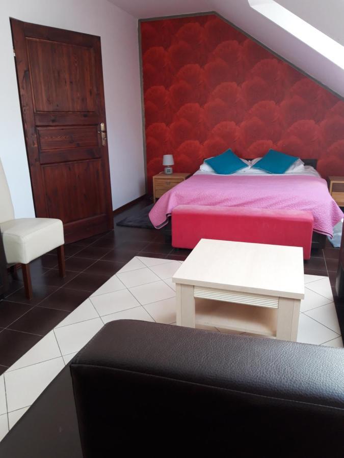 Bed and Breakfast Pensjonat Agroturystyczny Pod Modrzewiem à Florczaki Extérieur photo